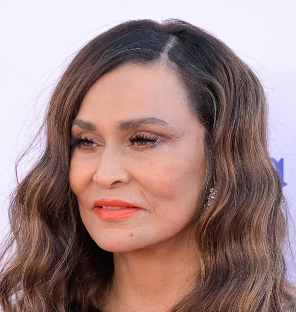 Tina Knowles | &#x397; &#x3BC;&#x3B1;&#x3BC;&#x3AC; &#x3C4;&#x3B7;&#x3C2; Beyonc&#xE9; &#x3C0;&#x3B1;&#x3AF;&#x3C1;&#x3BD;&#x3B5;&#x3B9; &#x3BE;&#x3B1;&#x3BD;&#x3AC; &#x3B4;&#x3B9;&#x3B1;&#x3B6;&#x3CD;&#x3B3;&#x3B9;&#x3BF;