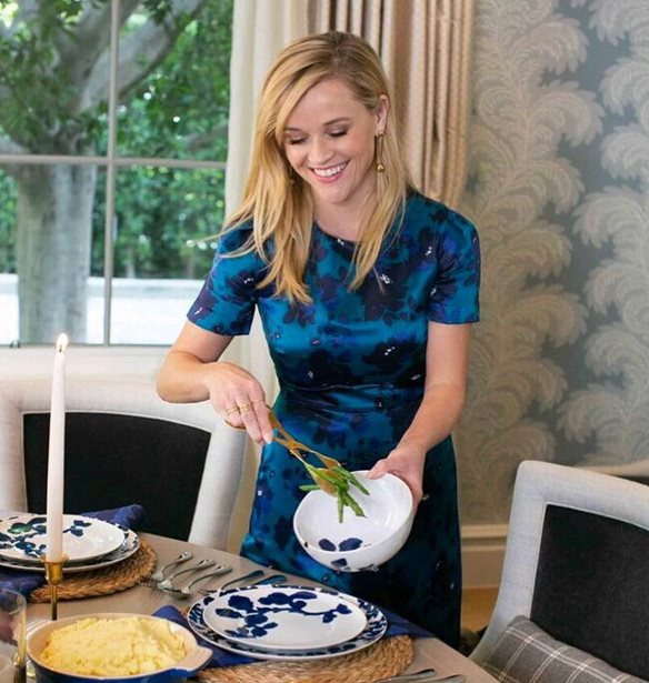 &#x397; Reese Witherspoon &#x3C3;&#x3C4;&#x3BF;&#x3BB;&#x3AF;&#x3B6;&#x3B5;&#x3B9; &#x3C4;&#x3BF; &#x3C3;&#x3C0;&#x3AF;&#x3C4;&#x3B9; &#x3C4;&#x3B7;&#x3C2; &#x3B3;&#x3B9;&#x3B1; &#x3C4;&#x3B1; &#x3A7;&#x3C1;&#x3B9;&#x3C3;&#x3C4;&#x3BF;&#x3CD;&#x3B3;&#x3B5;&#x3BD;&#x3BD;&#x3B1;