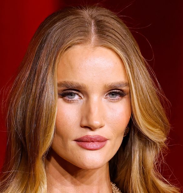 Αυτή είναι η πιο ρομαντική απόχρωση του ξανθού για το 2025