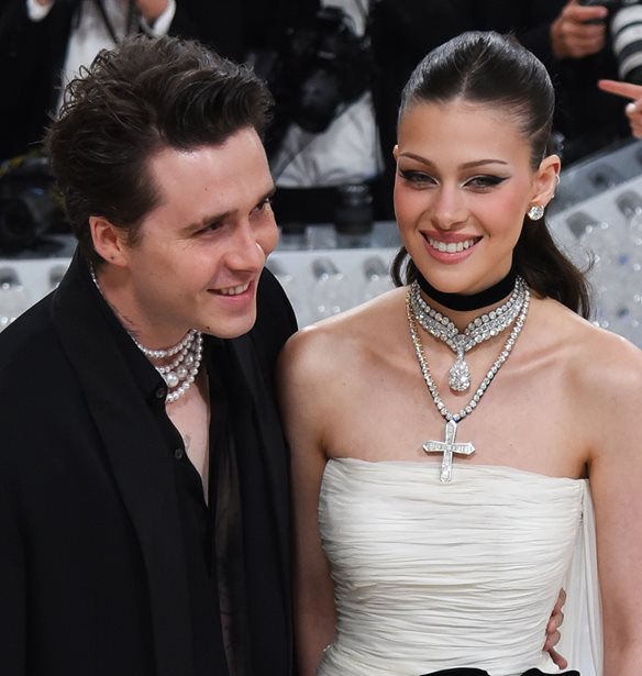 Brooklyn Beckham - Nicola Peltz | &#x3A0;&#x3AD;&#x3C1;&#x3B1;&#x3C3;&#x3B1;&#x3BD; &#x3C4;&#x3C1;&#x3AF;&#x3B1; &#x3C7;&#x3C1;&#x3CC;&#x3BD;&#x3B9;&#x3B1; &#x3B1;&#x3C0;&#x3CC; &#x3C4;&#x3B7;&#x3BD; &#x3C0;&#x3C1;&#x3CC;&#x3C4;&#x3B1;&#x3C3;&#x3B7; &#x3B3;&#x3AC;&#x3BC;&#x3BF;&#x3C5; - &#x39F;&#x3B9; &#x3C4;&#x3C1;&#x3C5;&#x3C6;&#x3B5;&#x3C1;&#x3AD;&#x3C2; &#x3B1;&#x3BD;&#x3B1;&#x3C1;&#x3C4;&#x3AE;&#x3C3;&#x3B5;&#x3B9;&#x3C2; &#x3C4;&#x3BF;&#x3C5; &#x3B6;&#x3B5;&#x3C5;&#x3B3;&#x3B1;&#x3C1;&#x3B9;&#x3BF;&#x3CD;