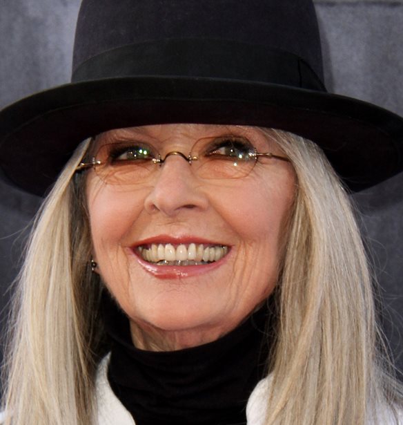 &#x397; Diane Keaton &#x3B5;&#x3AF;&#x3BD;&#x3B1;&#x3B9; &#x3C4;&#x3BF; &#x3B1;&#x3C0;&#x3CC;&#x3BB;&#x3C5;&#x3C4;&#x3BF; mood, &#x3C7;&#x3BF;&#x3C1;&#x3B5;&#x3CD;&#x3BF;&#x3BD;&#x3C4;&#x3B1;&#x3C2; &#x3C3;&#x3C4;&#x3BF; &#x3BD;&#x3AD;&#x3BF; &#x3BA;&#x3BF;&#x3BC;&#x3BC;&#x3AC;&#x3C4;&#x3B9; &#x3C4;&#x3B7;&#x3C2; Miley Cyrus