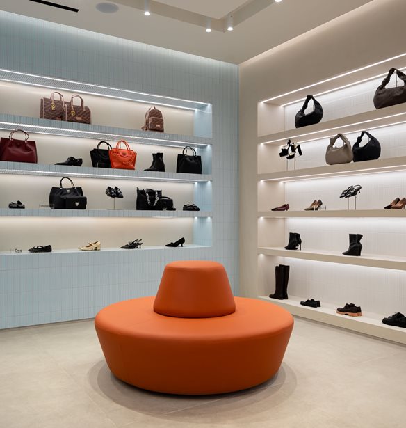 &#x397; Haralas &#x3C0;&#x3B1;&#x3C1;&#x3BF;&#x3C5;&#x3C3;&#x3B9;&#x3AC;&#x3B6;&#x3B5;&#x3B9; &#x3C4;&#x3BF; &#x3BD;&#x3AD;&#x3BF; &#x3BA;&#x3B1;&#x3C4;&#x3AC;&#x3C3;&#x3C4;&#x3B7;&#x3BC;&#x3B1; &#x3C3;&#x3C4;&#x3BF; River West Mall