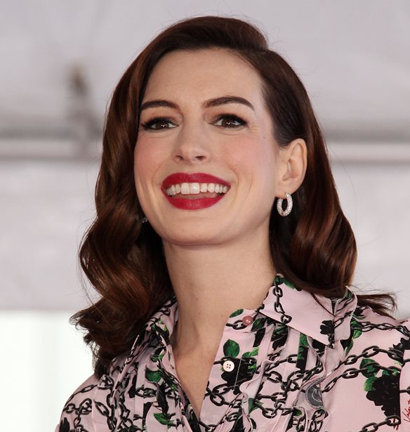 &#x397; Anne Hathaway &#x3B1;&#x3C0;&#x3AD;&#x3BA;&#x3C4;&#x3B7;&#x3C3;&#x3B5; &#x3C4;&#x3BF; &#x3B4;&#x3B9;&#x3BA;&#x3CC; &#x3C4;&#x3B7;&#x3C2; &#x3B1;&#x3C3;&#x3C4;&#x3AD;&#x3C1;&#x3B9; &#x3C3;&#x3C4;&#x3B7; &#x39B;&#x3B5;&#x3C9;&#x3C6;&#x3CC;&#x3C1;&#x3BF; &#x3C4;&#x3B7;&#x3C2; &#x394;&#x3CC;&#x3BE;&#x3B1;&#x3C2;