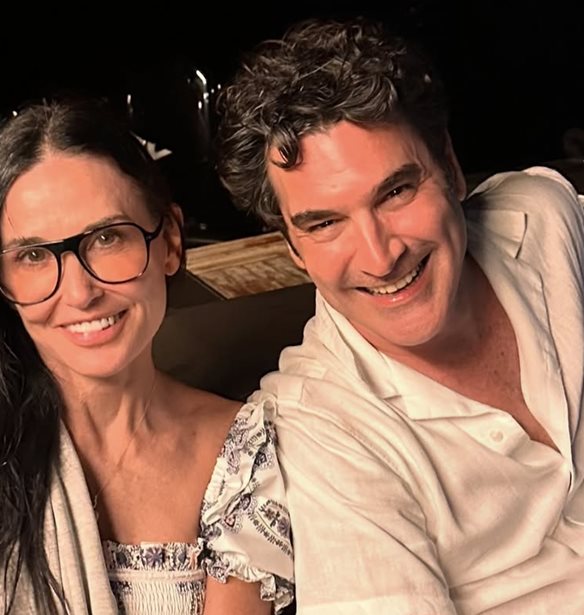 &#x3A7;&#x3C1;&#x3B9;&#x3C3;&#x3C4;&#x3CC;&#x3C6;&#x3BF;&#x3C1;&#x3BF;&#x3C2; &#x3A0;&#x3B1;&#x3C0;&#x3B1;&#x3BA;&#x3B1;&#x3BB;&#x3B9;&#x3AC;&#x3C4;&#x3B7;&#x3C2; &#x3BA;&#x3B1;&#x3B9; Demi Moore &#x3BC;&#x3B1;&#x3B6;&#x3AF; &#x3C3;&#x3C4;&#x3B7;&#x3BD; &#x39A;&#x3B1;&#x3BB;&#x3B9;&#x3C6;&#x3CC;&#x3C1;&#x3BD;&#x3B9;&#x3B1;
