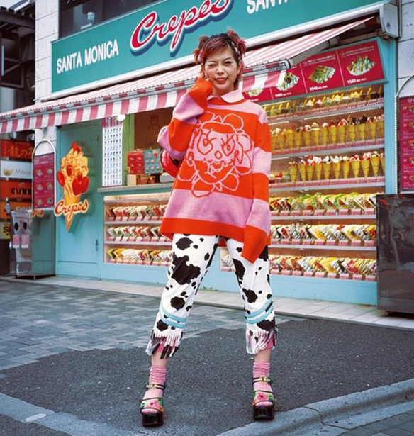 O Marc Jacobs &#x3BA;&#x3C5;&#x3BA;&#x3BB;&#x3BF;&#x3C6;&#x3BF;&#x3C1;&#x3B5;&#x3AF; &#x3C4;&#x3B7;&#x3BD; &#x3C0;&#x3C1;&#x3CE;&#x3C4;&#x3B7; &#x3C0;&#x3BF;&#x3BB;&#x3C5;&#x3C3;&#x3B5;&#x3BE;&#x3BF;&#x3C5;&#x3B1;&#x3BB;&#x3B9;&#x3BA;&#x3AE; &#x3C3;&#x3C5;&#x3BB;&#x3BB;&#x3BF;&#x3B3;&#x3AE;