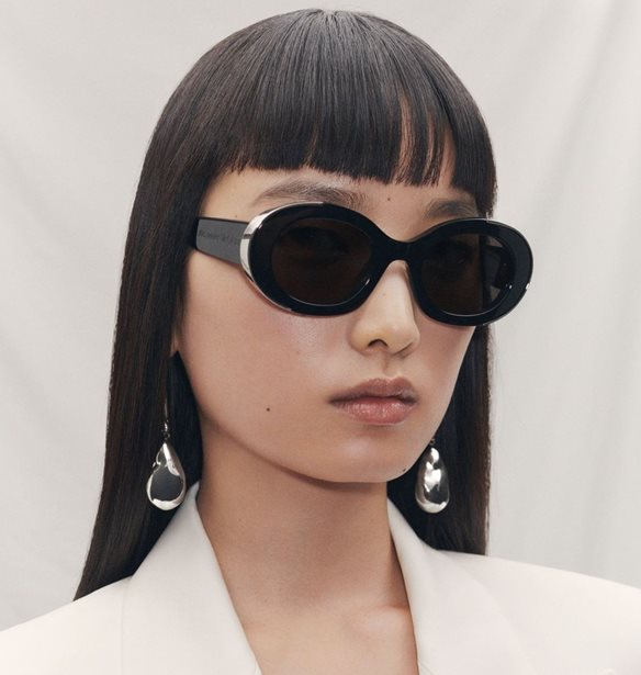 &#x3A4;&#x3B1; Alexander McQueen &#x3B3;&#x3C5;&#x3B1;&#x3BB;&#x3B9;&#x3AC; &#x3C0;&#x3BF;&#x3C5; &#x3B8;&#x3B1; &#x3C6;&#x3BF;&#x3C1;&#x3AD;&#x3C3;&#x3BF;&#x3C5;&#x3BD; &#x3BF;&#x3B9; &#x3C0;&#x3B9;&#x3BF; &#x3BA;&#x3BF;&#x3BC;&#x3C8;&#x3AD;&#x3C2; fashionistas &#x3C6;&#x3AD;&#x3C4;&#x3BF;&#x3C2; &#x3C4;&#x3BF; &#x3BA;&#x3B1;&#x3BB;&#x3BF;&#x3BA;&#x3B1;&#x3AF;&#x3C1;&#x3B9;
