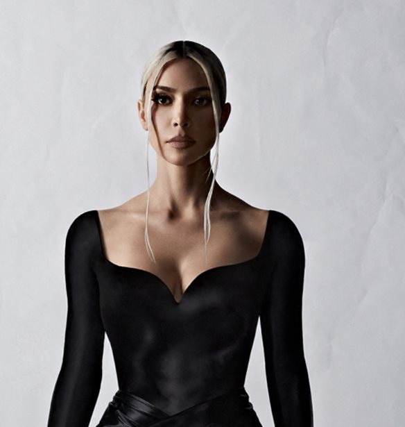 &#x397; Kim Kardashian &#x3B1;&#x3C0;&#x3BF;&#x3BA;&#x3AC;&#x3BB;&#x3C5;&#x3C8;&#x3B5; &#x3C0;&#x3BF;&#x3B9;&#x3B5;&#x3C2; &#x3B1;&#x3B9;&#x3C3;&#x3B8;&#x3B7;&#x3C4;&#x3B9;&#x3BA;&#x3AD;&#x3C2; &#x3B8;&#x3B5;&#x3C1;&#x3B1;&#x3C0;&#x3B5;&#x3AF;&#x3B5;&#x3C2; &#x3AD;&#x3C7;&#x3B5;&#x3B9; &#x3BA;&#x3AC;&#x3BD;&#x3B5;&#x3B9; &#x3C3;&#x3C4;&#x3BF; &#x3C0;&#x3C1;&#x3CC;&#x3C3;&#x3C9;&#x3C0;&#x3CC; &#x3C4;&#x3B7;&#x3C2;