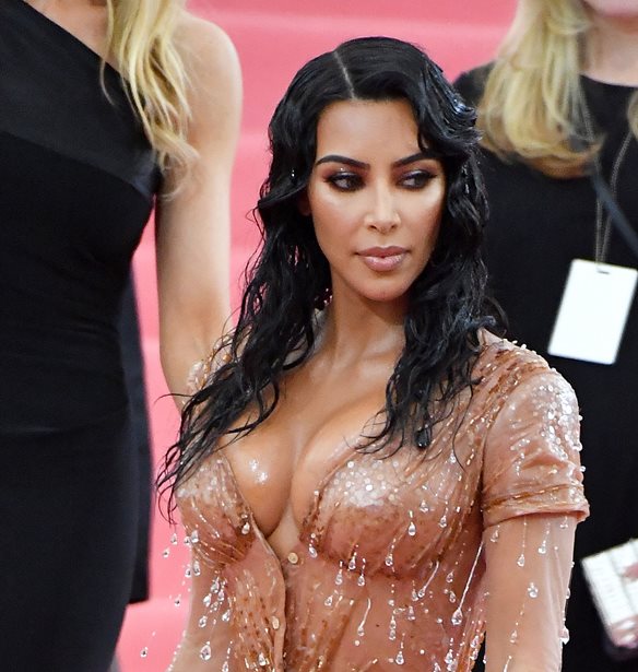 &#x397; Kim Kardashian &#x3B1;&#x3BD;&#x3AE;&#x3BA;&#x3B5;&#x3B9; &#x3BA;&#x3B1;&#x3B9; &#x3B5;&#x3C0;&#x3AF;&#x3C3;&#x3B7;&#x3BC;&#x3B1; &#x3C3;&#x3C4;&#x3BF; &#x3BA;&#x3BB;&#x3B1;&#x3BC;&#x3C0; &#x3C4;&#x3C9;&#x3BD; &#x3B4;&#x3B9;&#x3C3;&#x3B5;&#x3BA;&#x3B1;&#x3C4;&#x3BF;&#x3BC;&#x3BC;&#x3C5;&#x3C1;&#x3B9;&#x3BF;&#x3CD;&#x3C7;&#x3C9;&#x3BD;