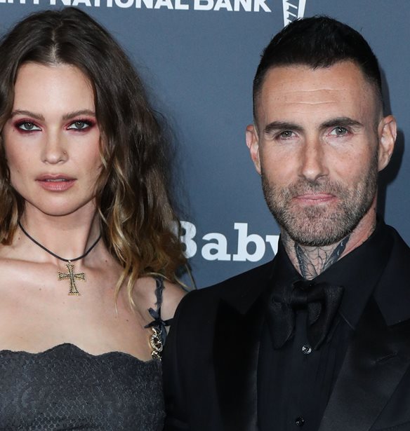 Adam Levine | &#x398;&#x3B1; &#x3B4;&#x3CE;&#x3C3;&#x3B5;&#x3B9; &#x3C3;&#x3C5;&#x3BD;&#x3AD;&#x3BD;&#x3C4;&#x3B5;&#x3C5;&#x3BE;&#x3B7; &#x3B3;&#x3B9;&#x3B1; &#x3C4;&#x3B9;&#x3C2; &#x3B1;&#x3C0;&#x3B9;&#x3C3;&#x3C4;&#x3AF;&#x3B5;&#x3C2; &#x3C3;&#x3C4;&#x3BF;&#x3BD; &#x3B3;&#x3AC;&#x3BC;&#x3BF; &#x3C4;&#x3BF;&#x3C5; &#x3BC;&#x3B5; &#x3C4;&#x3B7;&#x3BD; Behati Prinsloo;