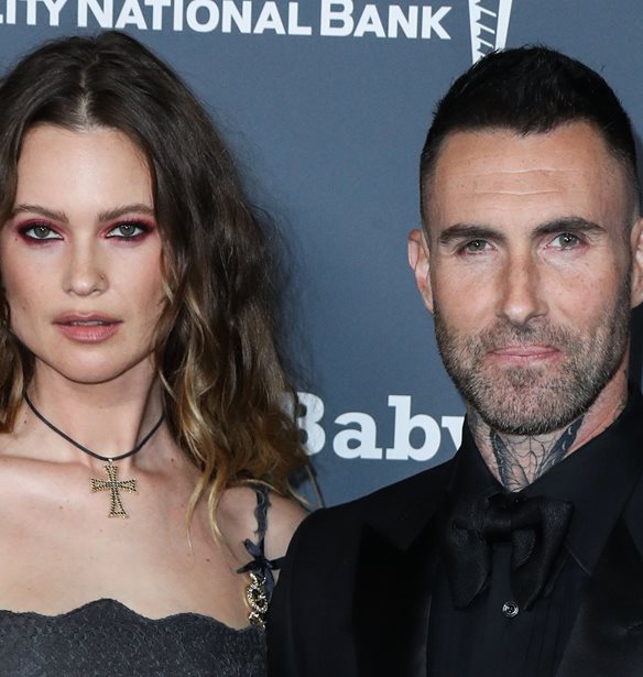 Adam Levine - Behati Prinsloo | &#x397; &#x3C3;&#x3C0;&#x3AC;&#x3BD;&#x3B9;&#x3B1; &#x3B5;&#x3BC;&#x3C6;&#x3AC;&#x3BD;&#x3B9;&#x3C3;&#x3B7; &#x3C4;&#x3C9;&#x3BD; &#x3C0;&#x3B1;&#x3B9;&#x3B4;&#x3B9;&#x3CE;&#x3BD; &#x3C4;&#x3BF;&#x3C5;&#x3C2; &#x3C3;&#x3C4;&#x3BF; &#x3BD;&#x3AD;&#x3BF; &#x3C4;&#x3C1;&#x3B1;&#x3B3;&#x3BF;&#x3CD;&#x3B4;&#x3B9; &#x3C4;&#x3C9;&#x3BD; Maroon 5