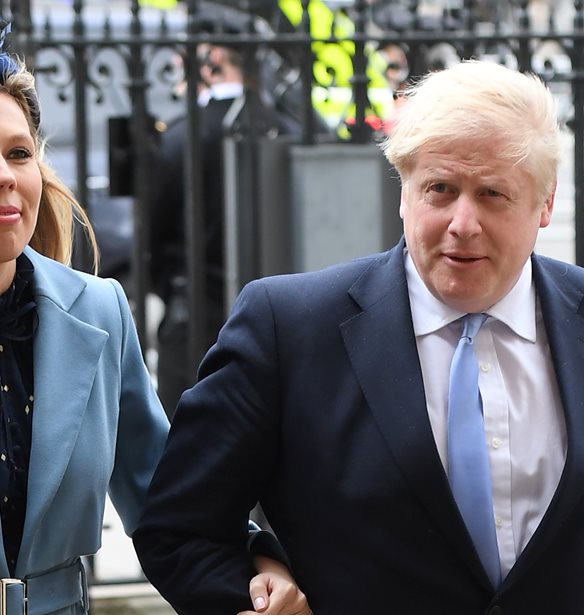 Boris Johnson | &#x3A3;&#x3C4;&#x3B7;&#x3BD; &#x395;&#x3BB;&#x3BB;&#x3AC;&#x3B4;&#x3B1; &#x3B3;&#x3B9;&#x3B1; &#x3B4;&#x3B9;&#x3B1;&#x3BA;&#x3BF;&#x3C0;&#x3AD;&#x3C2; - &#x397; &#x3C6;&#x3C9;&#x3C4;&#x3BF;&#x3B3;&#x3C1;&#x3B1;&#x3C6;&#x3AF;&#x3B1; &#x3C4;&#x3BF;&#x3C5; &#x3BD;&#x3B1; &#x3C8;&#x3C9;&#x3BD;&#x3AF;&#x3B6;&#x3B5;&#x3B9; &#x3C3;&#x3B5; &#x3C3;&#x3BF;&#x3CD;&#x3C0;&#x3B5;&#x3C1; &#x3BC;&#x3AC;&#x3C1;&#x3BA;&#x3B5;&#x3C4; &#x3C3;&#x3C4;&#x3B7; &#x39D;&#x3AD;&#x3B1; &#x39C;&#x3AC;&#x3BA;&#x3C1;&#x3B7;