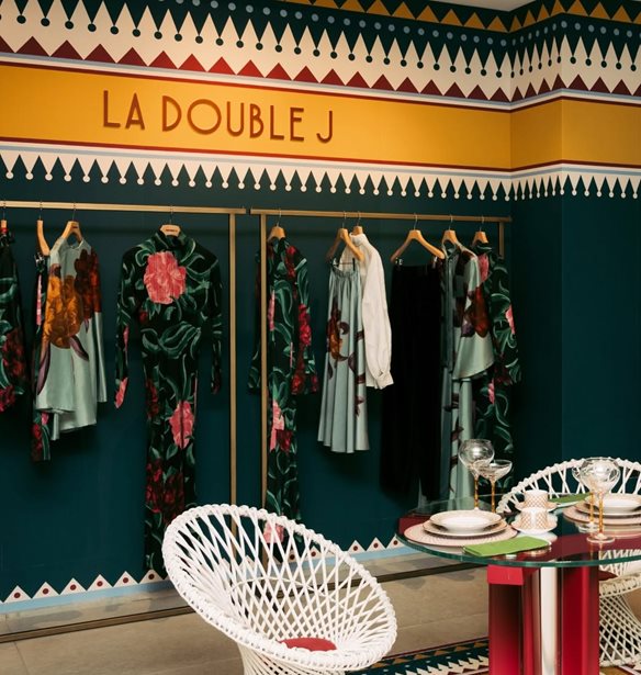 Luisa World x La DoubleJ | Δύο ημέρες βυθισμένες στο χρώμα, την ενέργεια και τη φιλοσοφία της JJ Martin