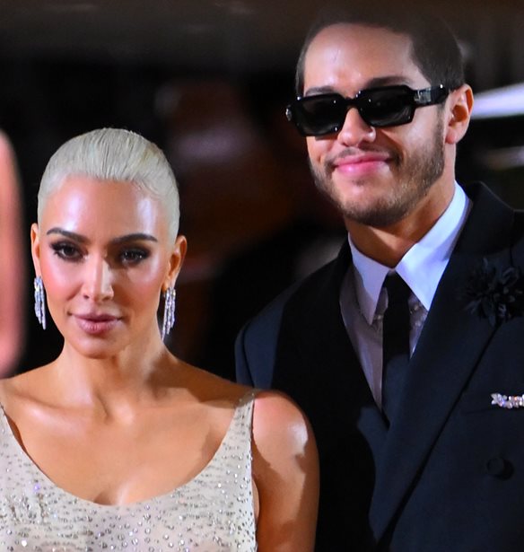 Lili Reinhart | &#x3A4;&#x3BF; &quot;&#x3AC;&#x3B4;&#x3B5;&#x3B9;&#x3B1;&#x3C3;&#x3BC;&#x3B1;&quot; &#x3C3;&#x3C4;&#x3B7;&#x3BD; Kim Kardashian &#x3B3;&#x3B9;&#x3B1; &#x3C4;&#x3B7;&#x3BD; &#x3B1;&#x3C0;&#x3CE;&#x3BB;&#x3B5;&#x3B9;&#x3B1; &#x3BA;&#x3B9;&#x3BB;&#x3CE;&#x3BD;  &#x3BC;&#x3B5; &#x3B1;&#x3C6;&#x3BF;&#x3C1;&#x3BC;&#x3AE; &#x3C4;&#x3BF; Met Gala