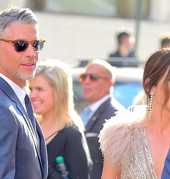 Sandra Bullock | &#x397; &#x3B1;&#x3B4;&#x3B5;&#x3C1;&#x3C6;&#x3AE; &#x3C4;&#x3B7;&#x3C2; &#x3B1;&#x3C0;&#x3BF;&#x3BA;&#x3B1;&#x3BB;&#x3CD;&#x3C0;&#x3C4;&#x3B5;&#x3B9; &#x3C4;&#x3B7;&#x3BD; &#x3B1;&#x3C6;&#x3BF;&#x3C3;&#x3AF;&#x3C9;&#x3C3;&#x3B7; &#x3BC;&#x3B5; &#x3C4;&#x3B7;&#x3BD; &#x3BF;&#x3C0;&#x3BF;&#x3AF;&#x3B1; &#x3C3;&#x3C4;&#x3AC;&#x3B8;&#x3B7;&#x3BA;&#x3B5; &#x3C3;&#x3C4;&#x3BF;&#x3BD; &#x3C3;&#x3CD;&#x3BD;&#x3C4;&#x3C1;&#x3BF;&#x3C6;&#x3CC; &#x3C4;&#x3B7;&#x3C2;