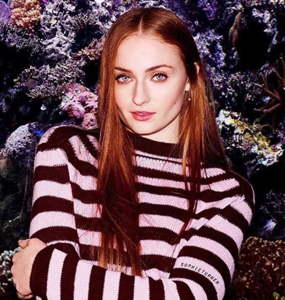 Sophie Turner: &#x391;&#x3C0;&#x3BF;&#x3BA;&#x3AC;&#x3BB;&#x3C5;&#x3C8;&#x3B5; &#x3C4;&#x3BF; &#x3C0;&#x3B9;&#x3BF; &#x3B5;&#x3BD;&#x3BF;&#x3C7;&#x3BB;&#x3B7;&#x3C4;&#x3B9;&#x3BA;&#x3CC; &#x3C0;&#x3C1;&#x3AC;&#x3B3;&#x3BC;&#x3B1; &#x3C3;&#x3C4;&#x3B1; &#x3B3;&#x3C5;&#x3C1;&#x3AF;&#x3C3;&#x3BC;&#x3B1;&#x3C4;&#x3B1; &#x3C4;&#x3BF;&#x3C5; Game of Thrones