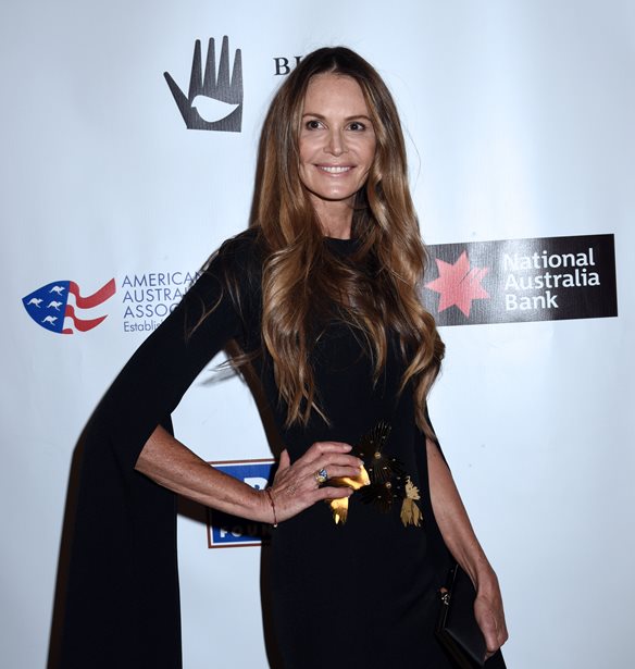 Elle Macpherson: &#x397; &#x3B5;&#x3BD;&#x3C4;&#x3C5;&#x3C0;&#x3C9;&#x3C3;&#x3B9;&#x3B1;&#x3BA;&#x3AE; &#x3B5;&#x3BC;&#x3C6;&#x3AC;&#x3BD;&#x3B9;&#x3C3;&#x3B7; &#x3BC;&#x3B5; &#x3C4;&#x3BF;&#x3BD; &#x3B3;&#x3B9;&#x3BF; &#x3C4;&#x3B7;&#x3C2; &#x3C3;&#x3C4;&#x3BF; &#x3BA;&#x3CC;&#x3BA;&#x3BA;&#x3B9;&#x3BD;&#x3BF; &#x3C7;&#x3B1;&#x3BB;&#x3AF;