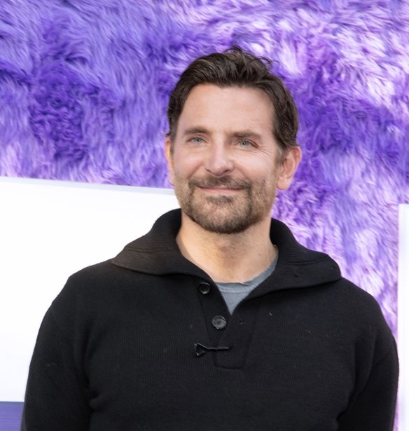 Bradley Cooper | &#x3A3;&#x3C4;&#x3B7;&#x3BD; &#x3B5;&#x3C0;&#x3AF;&#x3C3;&#x3B7;&#x3BC;&#x3B7; &#x3C0;&#x3C1;&#x3B5;&#x3BC;&#x3B9;&#x3AD;&#x3C1;&#x3B1; &#x3C4;&#x3B7;&#x3C2; &#x3BD;&#x3AD;&#x3B1;&#x3C2; &#x3C4;&#x3BF;&#x3C5; &#x3C4;&#x3B1;&#x3B9;&#x3BD;&#x3AF;&#x3B1;&#x3C2; &#x3BC;&#x3B1;&#x3B6;&#x3AF; &#x3BC;&#x3B5; &#x3C4;&#x3B7;&#x3BD; &#x3BA;&#x3CC;&#x3C1;&#x3B7; &#x3C4;&#x3BF;&#x3C5;