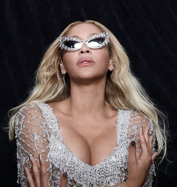 Beyonc&#xE9; | &#x3A4;&#x3BF; &#x3BD;&#x3AD;&#x3BF; &#x3C4;&#x3B7;&#x3C2; &#x3BA;&#x3AD;&#x3C1;&#x3B9;&#x3BD;&#x3BF; &#x3BF;&#x3BC;&#x3BF;&#x3AF;&#x3C9;&#x3BC;&#x3B1; &#x3C0;&#x3C1;&#x3BF;&#x3BA;&#x3AC;&#x3BB;&#x3B5;&#x3C3;&#x3B5; &#x3B1;&#x3BD;&#x3C4;&#x3B9;&#x3B4;&#x3C1;&#x3AC;&#x3C3;&#x3B5;&#x3B9;&#x3C2;