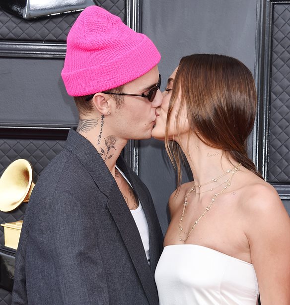Hailey Bieber | &#x3A4;&#x3BF; &#x3C0;&#x3B1;&#x3BD;&#x3AC;&#x3BA;&#x3C1;&#x3B9;&#x3B2;&#x3BF; &#x3B4;&#x3CE;&#x3C1;&#x3BF; &#x3C0;&#x3BF;&#x3C5; &#x3C4;&#x3B7;&#x3C2; &#x3AD;&#x3BA;&#x3B1;&#x3BD;&#x3B5; &#x3BF; Justin Bieber &#x3BB;&#x3AF;&#x3B3;&#x3BF; &#x3C0;&#x3C1;&#x3B9;&#x3BD; &#x3B3;&#x3B5;&#x3BD;&#x3BD;&#x3AE;&#x3C3;&#x3B5;&#x3B9;