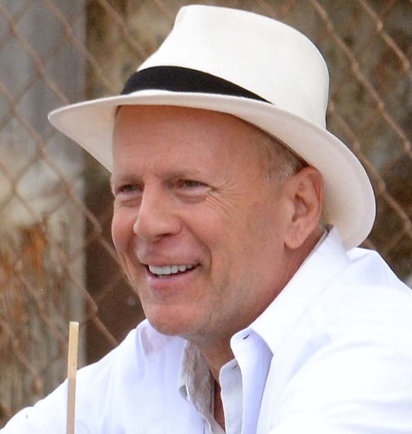 &#x39F; Bruce Willis &#x3C3;&#x3B5; &#x3AD;&#x3BD;&#x3B1; &#x3BC;&#x3BF;&#x3C5;&#x3C3;&#x3B9;&#x3BA;&#x3CC; &#x3BD;&#x3C4;&#x3BF;&#x3C5;&#x3AD;&#x3C4;&#x3BF; &#x3BC;&#x3B5; &#x3C4;&#x3BF;&#x3BD; &#x3C3;&#x3CD;&#x3BD;&#x3C4;&#x3C1;&#x3BF;&#x3C6;&#x3BF; &#x3C4;&#x3B7;&#x3C2; &#x3BA;&#x3CC;&#x3C1;&#x3B7;&#x3C2; &#x3C4;&#x3BF;&#x3C5; &#x3BB;&#x3AF;&#x3B3;&#x3BF;&#x3C5;&#x3C2; &#x3BC;&#x3AE;&#x3BD;&#x3B5;&#x3C2; &#x3BC;&#x3B5;&#x3C4;&#x3AC; &#x3C4;&#x3B7;&#x3BD; &#x3B1;&#x3C0;&#x3BF;&#x3BA;&#x3AC;&#x3BB;&#x3C5;&#x3C8;&#x3B7; &#x3C4;&#x3BF;&#x3C5; &#x3C0;&#x3C1;&#x3BF;&#x3B2;&#x3BB;&#x3AE;&#x3BC;&#x3B1;&#x3C4;&#x3CC;&#x3C2; &#x3C4;&#x3BF;&#x3C5;