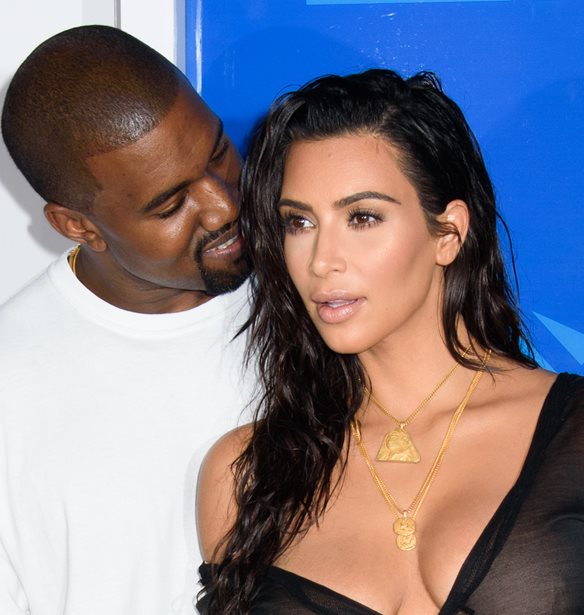 &#x397; Kim Kardashian &#x3C0;&#x3B1;&#x3C1;&#x3B1;&#x3B4;&#x3AD;&#x3C7;&#x3B8;&#x3B7;&#x3BA;&#x3B5; &#x3C0;&#x3C9;&#x3C2; &#x3BF; &#x3BA;&#x3CC;&#x3C3;&#x3BC;&#x3BF;&#x3C2; &#x3AC;&#x3C1;&#x3C7;&#x3B9;&#x3C3;&#x3B5; &#x3BD;&#x3B1; &#x3C4;&#x3B7; &#x3C3;&#x3AD;&#x3B2;&#x3B5;&#x3C4;&#x3B1;&#x3B9; &#x3C7;&#x3AC;&#x3C1;&#x3B7; &#x3C3;&#x3C4;&#x3BF;&#x3BD; Kanye West