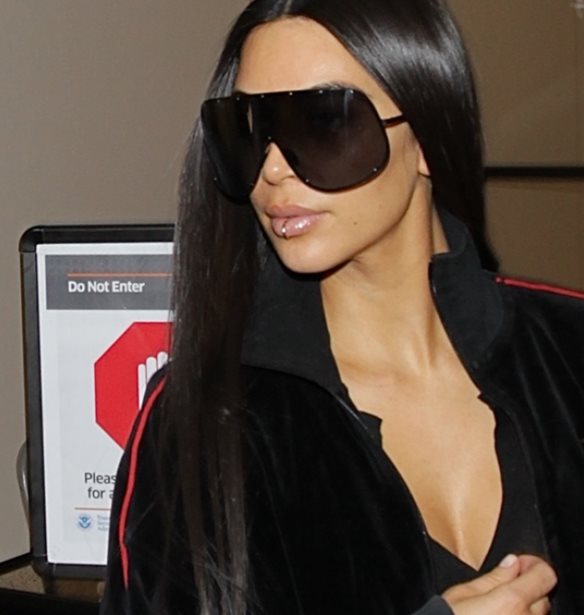 Kim Kardashian- Diane Kruger: &#x3A0;&#x3BF;&#x3C5; &#x3C4;&#x3AF;&#x3C2; &#x3B5;&#x3BD;&#x3C4;&#x3CC;&#x3C0;&#x3B9;&#x3C3;&#x3B5; &#x3BF; &#x3C6;&#x3C9;&#x3C4;&#x3BF;&#x3B3;&#x3C1;&#x3B1;&#x3C6;&#x3B9;&#x3BA;&#x3CC;&#x3C2; &#x3C6;&#x3B1;&#x3BA;&#x3CC;&#x3C2;;