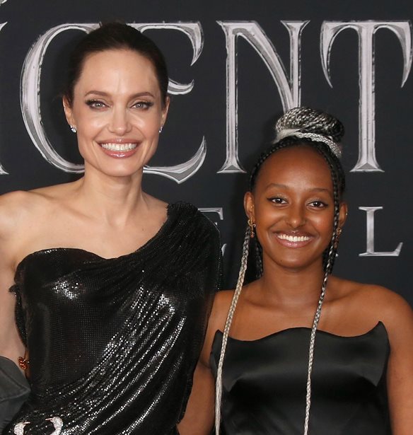 Angelina Jolie | &#x397; &#x3B1;&#x3BD;&#x3AC;&#x3C1;&#x3C4;&#x3B7;&#x3C3;&#x3AE; &#x3C4;&#x3B7;&#x3C2; &#x3BB;&#x3AF;&#x3B3;&#x3BF; &#x3C0;&#x3C1;&#x3B9;&#x3BD; &#x3B7; &#x3BA;&#x3CC;&#x3C1;&#x3B7; &#x3C4;&#x3B7;&#x3C2;, Zahara, &#x3C6;&#x3CD;&#x3B3;&#x3B5;&#x3B9; &#x3B3;&#x3B9;&#x3B1; &#x3C3;&#x3C0;&#x3BF;&#x3C5;&#x3B4;&#x3AD;&#x3C2; &#x3C3;&#x3B5; &#x3AD;&#x3BD;&#x3B1; &#x3BE;&#x3B5;&#x3C7;&#x3C9;&#x3C1;&#x3B9;&#x3C3;&#x3C4;&#x3CC; &#x3BA;&#x3BF;&#x3BB;&#x3AD;&#x3B3;&#x3B9;&#x3BF;