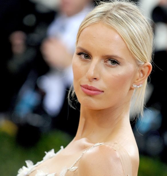 Karolina Kurkova: &#x3A4;&#x3B9; &#x3C0;&#x3B5;&#x3C1;&#x3B9;&#x3BB;&#x3B1;&#x3BC;&#x3B2;&#x3AC;&#x3BD;&#x3B5;&#x3B9; &#x3B7; &#x3B4;&#x3B9;&#x3B1;&#x3C4;&#x3C1;&#x3BF;&#x3C6;&#x3AE; &#x3C4;&#x3B7;&#x3C2;;