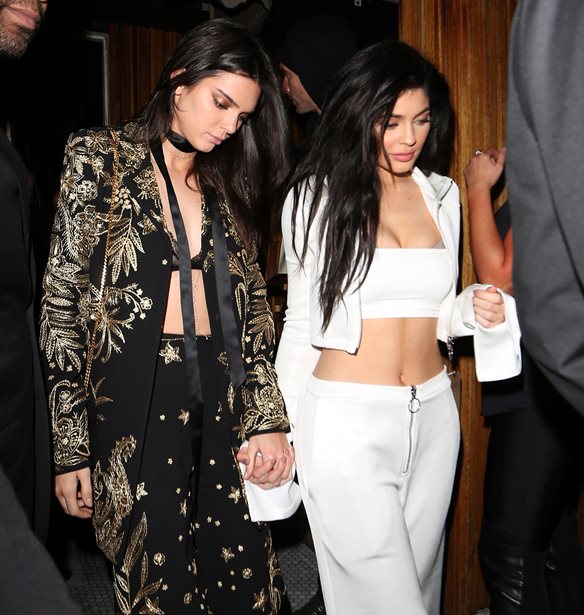 Kendall &#x2B; Kylie: &#x39B;&#x3B1;&#x3BD;&#x3C3;&#x3AC;&#x3C1;&#x3BF;&#x3C5;&#x3BD; &#x3BC;&#x3B9;&#x3B1; &#x3BD;&#x3AD;&#x3B1; &#x3C3;&#x3B5;&#x3B9;&#x3C1;&#x3AC; &#x3B3;&#x3C5;&#x3B1;&#x3BB;&#x3B9;&#x3CE;&#x3BD;