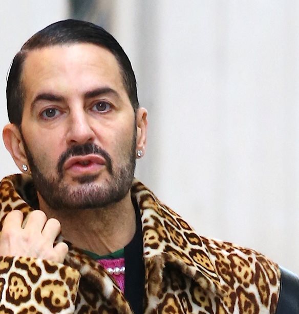 Marc Jacobs | &#x388;&#x3BA;&#x3B1;&#x3BD;&#x3B5; &#x3BB;&#x3AF;&#x3C6;&#x3C4;&#x3B9;&#x3BD;&#x3B3;&#x3BA; (&#x3BA;&#x3B1;&#x3B9; &#x3B1;&#x3BD;&#x3AD;&#x3B2;&#x3B1;&#x3C3;&#x3B5; &#x3C6;&#x3C9;&#x3C4;&#x3BF;&#x3B3;&#x3C1;&#x3B1;&#x3C6;&#x3AF;&#x3B1; &#x3B1;&#x3BC;&#x3AD;&#x3C3;&#x3C9;&#x3C2; &#x3BC;&#x3B5;&#x3C4;&#x3AC;)