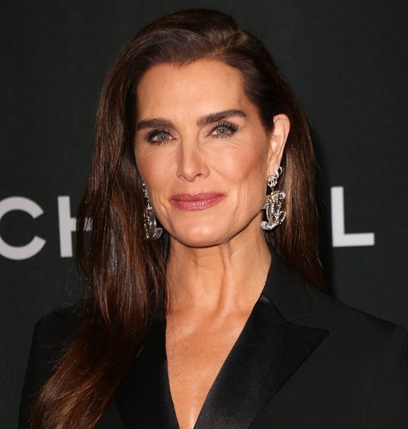 Brooke Shields | H &#x3C3;&#x3BA;&#x3B7;&#x3BD;&#x3AE; &#x3C3;&#x3C4;&#x3B1; &#x27;&#x3A6;&#x3B9;&#x3BB;&#x3B1;&#x3C1;&#x3AC;&#x3BA;&#x3B9;&#x3B1;&#x27; &#x3BC;&#x3B5; &#x3C4;&#x3BF;&#x3BD; Matt Le Blanc &#x3C0;&#x3BF;&#x3C5; &#x3AD;&#x3BA;&#x3B1;&#x3BD;&#x3B5; &#x3C4;&#x3BF;&#x3BD; &#x3C0;&#x3C1;&#x3CE;&#x3B7;&#x3BD; &#x3C3;&#x3CD;&#x3B6;&#x3C5;&#x3B3;&#x3CC; &#x3C4;&#x3B7;&#x3C2; &#x3BD;&#x3B1; &#x3C3;&#x3C0;&#x3AC;&#x3C3;&#x3B5;&#x3B9; &#x3C4;&#x3B1; &#x3C4;&#x3C1;&#x3CC;&#x3C0;&#x3B1;&#x3B9;&#x3AC; &#x3C4;&#x3BF;&#x3C5;