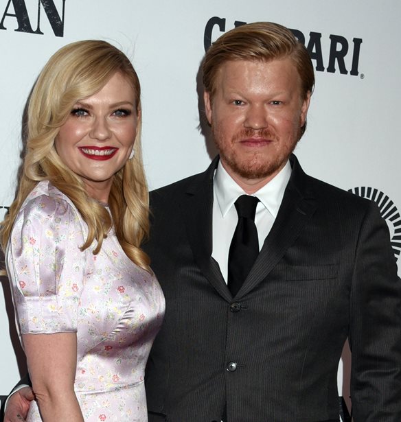 Kirsten Dunst &#x2013;Jesse Plemons | &#x3A0;&#x3B1;&#x3BD;&#x3C4;&#x3C1;&#x3B5;&#x3CD;&#x3C4;&#x3B7;&#x3BA;&#x3B1;&#x3BD; &#x3BC;&#x3B5;&#x3C4;&#x3AC; &#x3B1;&#x3C0;&#x3CC; 6 &#x3C7;&#x3C1;&#x3CC;&#x3BD;&#x3B9;&#x3B1; &#x3C3;&#x3C7;&#x3AD;&#x3C3;&#x3B7;&#x3C2;