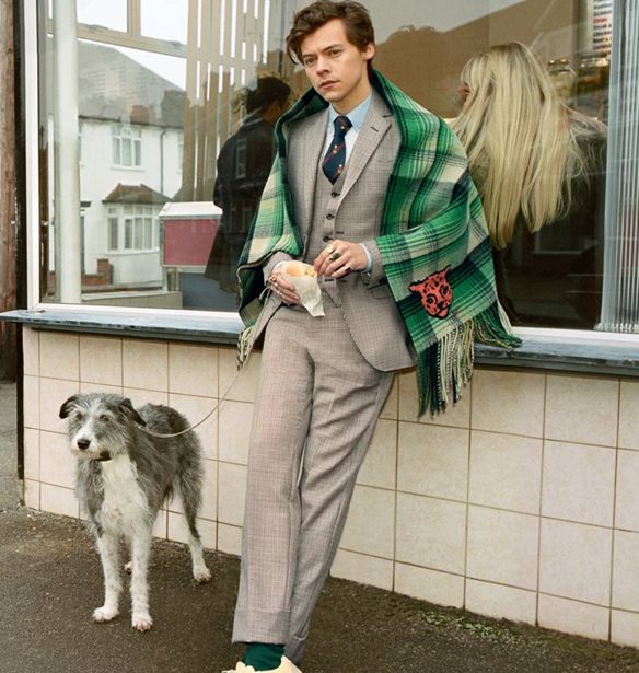 O Harry Styles &#x3C0;&#x3C1;&#x3C9;&#x3C4;&#x3B1;&#x3B3;&#x3C9;&#x3BD;&#x3B9;&#x3C3;&#x3C4;&#x3B5;&#x3AF; &#x3C3;&#x3C4;&#x3B7; &#x3BD;&#x3AD;&#x3B1; &#x3BA;&#x3B1;&#x3BC;&#x3C0;&#x3AC;&#x3BD;&#x3B9;&#x3B1; &#x3C4;&#x3B7;&#x3C2; Gucci