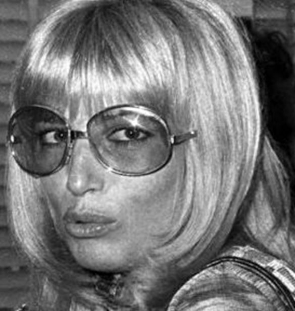 Monica Vitti | &#x3A4;&#x3B1; &#x3AC;&#x3C3;&#x3C7;&#x3B7;&#x3BC;&#x3B1; &#x3C0;&#x3B1;&#x3B9;&#x3B4;&#x3B9;&#x3BA;&#x3AC; &#x3C7;&#x3C1;&#x3CC;&#x3BD;&#x3B9;&#x3B1; &#x3BA;&#x3B9; &#x3B7; &#x3BB;&#x3B1;&#x3BC;&#x3C0;&#x3B5;&#x3C1;&#x3AE; &#x3BA;&#x3B1;&#x3C1;&#x3B9;&#x3AD;&#x3C1;&#x3B1; &#x3C4;&#x3B7;&#x3C2; &#x3B2;&#x3B1;&#x3C3;&#x3AF;&#x3BB;&#x3B9;&#x3C3;&#x3C3;&#x3B1;&#x3C2; &#x3C4;&#x3BF;&#x3C5; &#x399;&#x3C4;&#x3B1;&#x3BB;&#x3B9;&#x3BA;&#x3BF;&#x3CD; &#x3BA;&#x3B9;&#x3BD;&#x3B7;&#x3BC;&#x3B1;&#x3C4;&#x3BF;&#x3B3;&#x3C1;&#x3AC;&#x3C6;&#x3BF;&#x3C5;