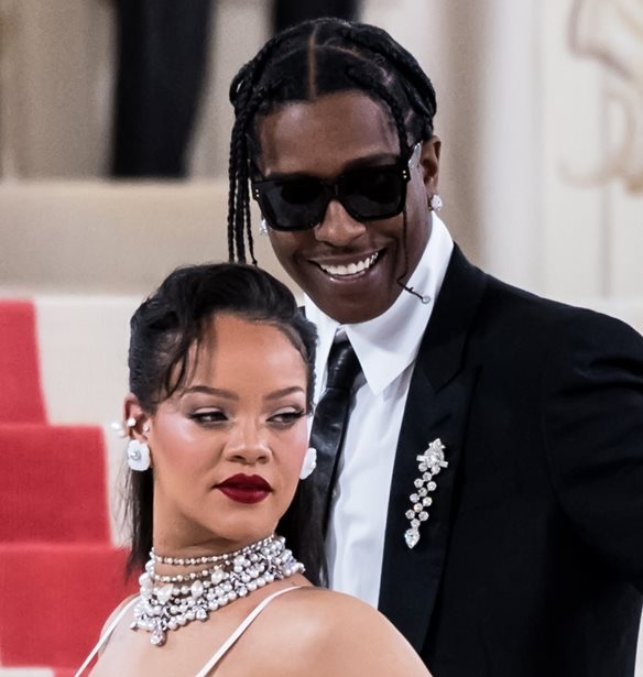 Rihanna - Asap Rocky | &#x391;&#x3C5;&#x3C4;&#x3CC; &#x3B5;&#x3AF;&#x3BD;&#x3B1;&#x3B9; &#x3C4;&#x3BF; &#x3CC;&#x3BD;&#x3BF;&#x3BC;&#x3B1; &#x3C0;&#x3BF;&#x3C5; &#x3C0;&#x3AE;&#x3C1;&#x3B5; &#x3BF; &#x3B3;&#x3B9;&#x3BF;&#x3C2; &#x3C4;&#x3BF;&#x3C5;&#x3C2;