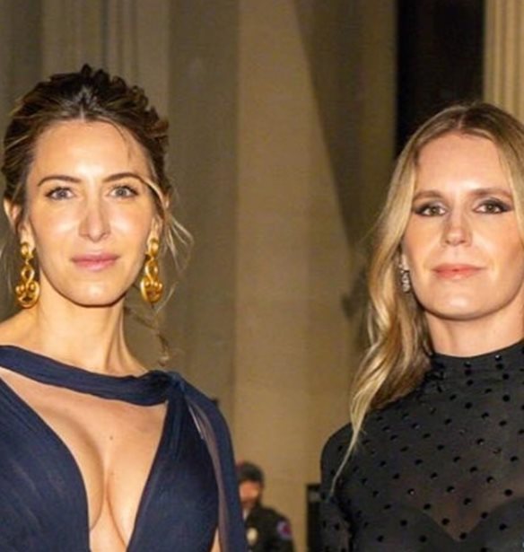 Κάθριν Εμπειρίκου | Σε εγκαίνια εικαστικής έκθεσης με την κόρη του Αλέκου Φασιανού