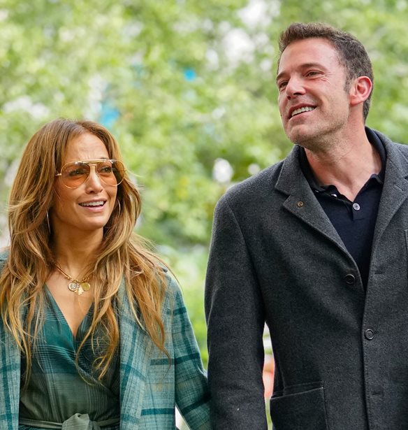 Jennifer Lopez | &#x39C;&#x3B9;&#x3BB;&#x3AC;&#x3B5;&#x3B9; &#x3B3;&#x3B9;&#x3B1; &#x3C0;&#x3C1;&#x3CE;&#x3C4;&#x3B7; &#x3C6;&#x3BF;&#x3C1;&#x3AC; &#x3B3;&#x3B9;&#x3B1; &#x3C4;&#x3B7; &#x3B4;&#x3B5;&#x3CD;&#x3C4;&#x3B5;&#x3C1;&#x3B7; &#x3B5;&#x3C5;&#x3BA;&#x3B1;&#x3B9;&#x3C1;&#x3AF;&#x3B1; &#x3C3;&#x3C4;&#x3B7; &#x3C3;&#x3C7;&#x3AD;&#x3C3;&#x3B7; &#x3C4;&#x3B7;&#x3C2; &#x3BC;&#x3B5; &#x3C4;&#x3BF;&#x3BD; Ben Affleck