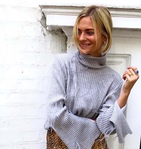 H Pandora Sykes &#x3AD;&#x3BA;&#x3B1;&#x3BD;&#x3B5; &#x3C4;&#x3B7;&#x3BD; &#x3C9;&#x3C1;&#x3B1;&#x3B9;&#x3CC;&#x3C4;&#x3B5;&#x3C1;&#x3B7; streetstyle &#x3B5;&#x3BC;&#x3C6;&#x3AC;&#x3BD;&#x3B9;&#x3C3;&#x3B7; &#x3C0;&#x3BF;&#x3C5; &#x3AD;&#x3C7;&#x3BF;&#x3C5;&#x3BC;&#x3B5; &#x3B4;&#x3B5;&#x3B9;