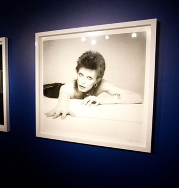 &#x3A3;&#x3C0;&#x3AC;&#x3BD;&#x3B9;&#x3B5;&#x3C2; &#x3C6;&#x3C9;&#x3C4;&#x3BF;&#x3B3;&#x3C1;&#x3B1;&#x3C6;&#x3AF;&#x3B5;&#x3C2; &#x3C4;&#x3C9;&#x3BD; David Bowie, Beatles, Brigitte Bardot &#x3C3;&#x3B5; &#x3AD;&#x3BA;&#x3B8;&#x3B5;&#x3C3;&#x3B7; &#x3C3;&#x3C4;&#x3BF; &#x39B;&#x3BF;&#x3BD;&#x3B4;&#x3AF;&#x3BD;&#x3BF;