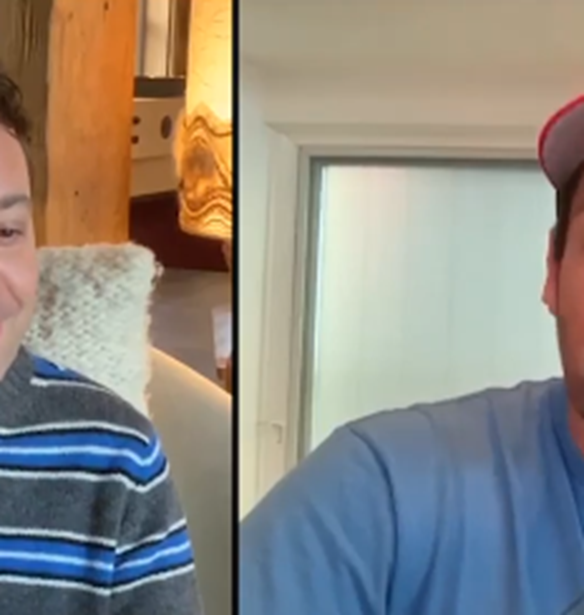 &#x39F;&#x3B9; Jimmy Fallon &amp; Adam Sandler &#x3C4;&#x3C1;&#x3B1;&#x3B3;&#x3BF;&#x3C5;&#x3B4;&#x3BF;&#x3CD;&#x3BD; &#x3B3;&#x3B9;&#x3B1; &#x3C4;&#x3BF;&#x3C5;&#x3C2; &#x3B1;&#x3B3;&#x3B1;&#x3C0;&#x3B7;&#x3BC;&#x3AD;&#x3BD;&#x3BF;&#x3C5;&#x3C2; &#x3C0;&#x3B1;&#x3C0;&#x3C0;&#x3BF;&#x3CD;&#x3B4;&#x3B5;&#x3C2; &#x3CC;&#x3BB;&#x3C9;&#x3BD; &#x3BC;&#x3B1;&#x3C2;