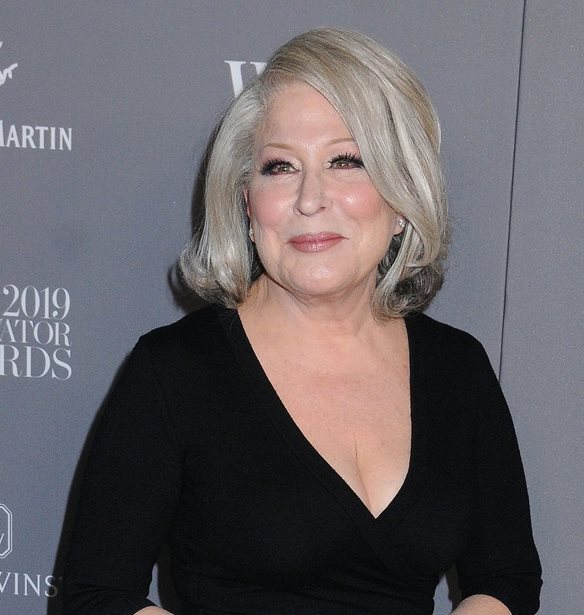 &#x397; Bette Midler &#x3C0;&#x3C1;&#x3BF;&#x3C4;&#x3B5;&#x3AF;&#x3BD;&#x3B5;&#x3B9; &#x3C3;&#x3C4;&#x3B9;&#x3C2; &#x3B3;&#x3C5;&#x3BD;&#x3B1;&#x3AF;&#x3BA;&#x3B5;&#x3C2; &#x3C3;&#x3C4;&#x3BF; &#x3A4;&#x3AD;&#x3BE;&#x3B1;&#x3C2; &#x3BD;&#x3B1; &#x3B1;&#x3C0;&#x3AD;&#x3C7;&#x3BF;&#x3C5;&#x3BD; &#x3B1;&#x3C0;&#x3CC; &#x3C4;&#x3BF; &#x3C3;&#x3B5;&#x3BE;, &#x3B5;&#x3BE;&#x3B1;&#x3B9;&#x3C4;&#x3AF;&#x3B1;&#x3C2; &#x3C4;&#x3BF;&#x3C5; &#x3BD;&#x3CC;&#x3BC;&#x3BF;&#x3C5; &#x3B3;&#x3B9;&#x3B1; &#x3C4;&#x3B9;&#x3C2; &#x3B1;&#x3BC;&#x3B2;&#x3BB;&#x3CE;&#x3C3;&#x3B5;&#x3B9;&#x3C2;