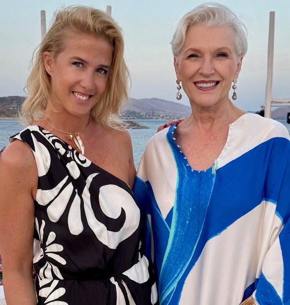 &#x397; Maye Musk &#x3BC;&#x3B5; kaftans &#x3B1;&#x3C0;&#x3CC; &#x3C4;&#x3B7; &#x3C3;&#x3C5;&#x3BB;&#x3BB;&#x3BF;&#x3B3;&#x3AE; Themis Z