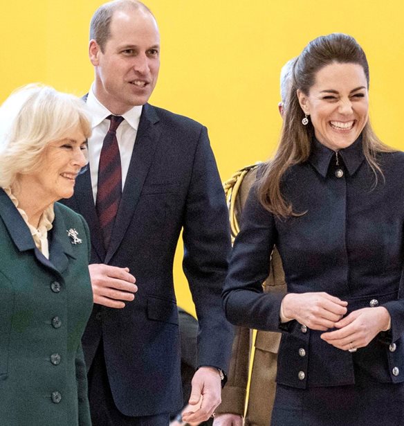 To &#x3B1;&#x3C0;&#x3C1;&#x3BF;&#x3C3;&#x3B4;&#x3CC;&#x3BA;&#x3B7;&#x3C4;&#x3BF; dress code &#x3C4;&#x3B7;&#x3C2; &#x3B2;&#x3B1;&#x3C3;&#x3B9;&#x3BB;&#x3B9;&#x3BA;&#x3AE;&#x3C2; &#x3BF;&#x3B9;&#x3BA;&#x3BF;&#x3B3;&#x3AD;&#x3BD;&#x3B5;&#x3B9;&#x3B1;&#x3C2; &#x3CC;&#x3C4;&#x3B1;&#x3BD; &#x3C3;&#x3B5;&#x3C1;&#x3B2;&#x3AF;&#x3C1;&#x3B5;&#x3C4;&#x3B1;&#x3B9; &#x3C4;&#x3BF; &#x3C0;&#x3C1;&#x3C9;&#x3B9;&#x3BD;&#x3CC; &#x3C3;&#x3C4;&#x3BF; &#x3A0;&#x3B1;&#x3BB;&#x3AC;&#x3C4;&#x3B9;