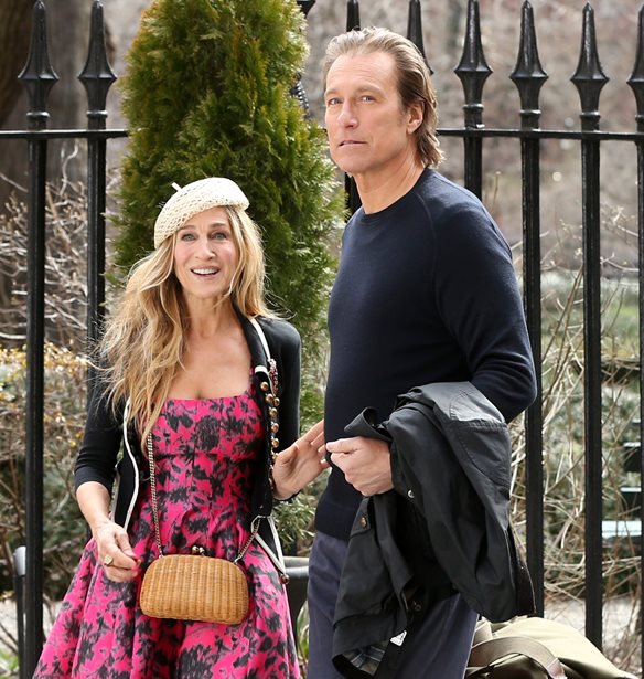 And Just Like That: &#x3B1;&#x3BE;&#x3AF;&#x3B6;&#x3B5;&#x3B9; &#x3BF; Aidan &#x3C3;&#x3C4;&#x3B7;&#x3BD; Carrie Bradshaw;