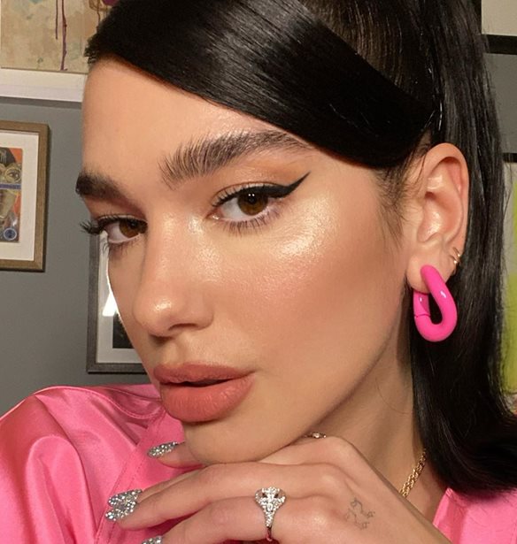 &#x3A4;&#x3BF; &#x3C0;&#x3B1;&#x3BD;&#x3B5;&#x3CD;&#x3BA;&#x3BF;&#x3BB;&#x3BF; &#x3BC;&#x3B1;&#x3BA;&#x3B9;&#x3B3;&#x3B9;&#x3AC;&#x3B6; &#x3C4;&#x3B7;&#x3C2; Dua Lipa &#x3C0;&#x3BF;&#x3C5; &#x3BC;&#x3C0;&#x3BF;&#x3C1;&#x3B5;&#x3AF;&#x3C2; &#x3BD;&#x3B1; &#x3BA;&#x3AC;&#x3BD;&#x3B5;&#x3B9;&#x3C2; &#x3BC;&#x3AD;&#x3C3;&#x3B1; &#x3C3;&#x3B5; 10&#x2032;