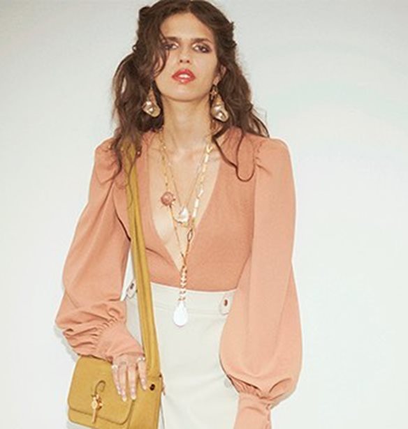 Fran&#xE7;oise: &#x3A4;&#x3BF; &#x3BD;&#x3AD;&#x3BF; fashion brand &#x3C0;&#x3BF;&#x3C5; &#x3BB;&#x3B1;&#x3C4;&#x3C1;&#x3B5;&#x3CD;&#x3BF;&#x3C5;&#x3BD; &#x3BF;&#x3B9; &#x393;&#x3B1;&#x3BB;&#x3BB;&#x3AF;&#x3B4;&#x3B5;&#x3C2;