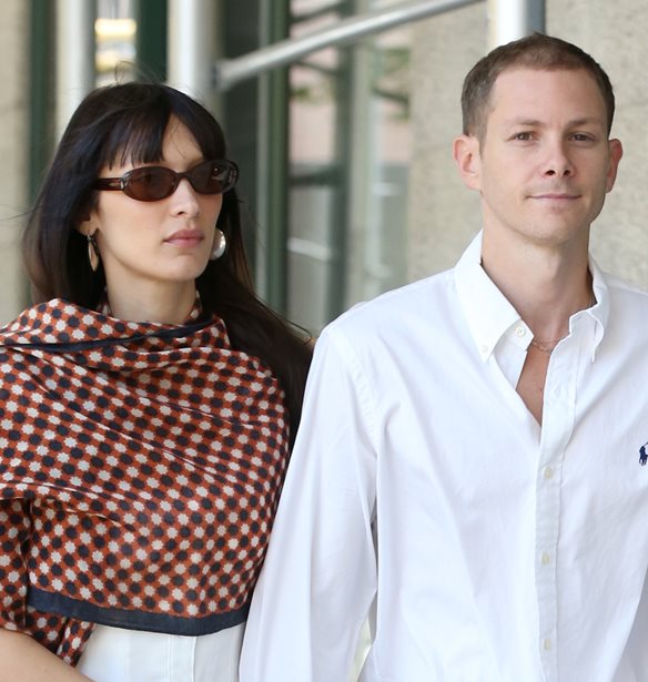 Bella Hadid | &#x3A7;&#x3CE;&#x3C1;&#x3B9;&#x3C3;&#x3B5; &#x3BC;&#x3B5; &#x3C4;&#x3BF;&#x3BD; Marc Kalman &#x3AD;&#x3C0;&#x3B5;&#x3B9;&#x3C4;&#x3B1; &#x3B1;&#x3C0;&#x3CC; &#x3B4;&#x3CD;&#x3BF; &#x3C7;&#x3C1;&#x3CC;&#x3BD;&#x3B9;&#x3B1;