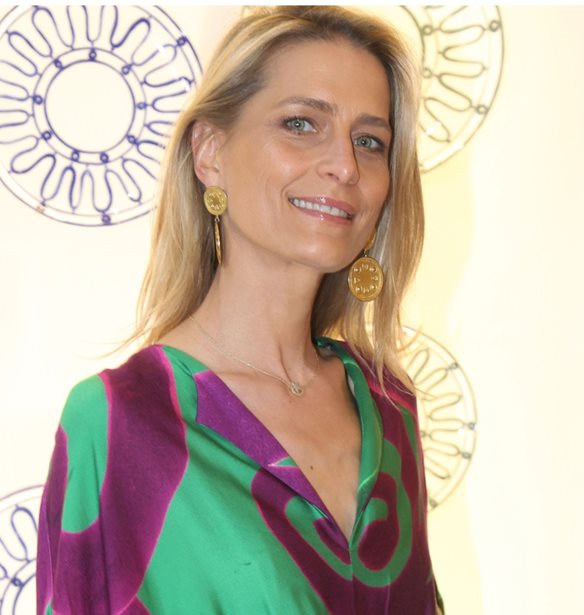 &#x3A4;&#x3B1;&#x3C4;&#x3B9;&#x3AC;&#x3BD;&#x3B1; &#x39C;&#x3C0;&#x3BB;&#x3AC;&#x3C4;&#x3BD;&#x3B9;&#x3BA;: &quot;&#x397; &#x3BA;&#x3B1;&#x3BB;&#x3CD;&#x3C4;&#x3B5;&#x3C1;&#x3B7; &#x3C3;&#x3C4;&#x3B9;&#x3B3;&#x3BC;&#x3AE; &#x3BD;&#x3B1; &#x3C3;&#x3C4;&#x3B5;&#x3AF;&#x3BB;&#x3B5;&#x3B9;&#x3C2; &#x3BC;&#x3AE;&#x3BD;&#x3C5;&#x3BC;&#x3B1;&quot;