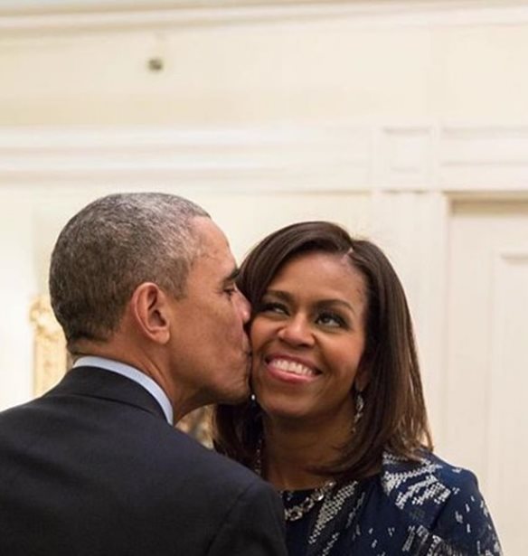 &#x39F; Barack Obama &#x3B5;&#x3C5;&#x3C7;&#x3AE;&#x3B8;&#x3B7;&#x3BA;&#x3B5; &#x3C3;&#x3C4;&#x3B7;&#x3BD; Michelle &#x3BC;&#x3B5; &#x3BC;&#x3AF;&#x3B1; &#x3C5;&#x3C0;&#x3AD;&#x3C1;&#x3BF;&#x3C7;&#x3B7; &#x3C6;&#x3C9;&#x3C4;&#x3BF;&#x3B3;&#x3C1;&#x3B1;&#x3C6;&#x3AF;&#x3B1; &#x3B1;&#x3C0;&#x3CC; &#x3C4;&#x3BF; &#x3C0;&#x3B1;&#x3C1;&#x3B5;&#x3BB;&#x3B8;&#x3CC;&#x3BD;