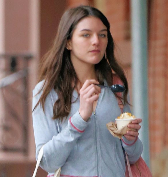 &#x393;&#x3B9;&#x3B1;&#x3C4;&#x3AF; &#x3B7; Suri Cruise &#x3AC;&#x3BB;&#x3BB;&#x3B1;&#x3BE;&#x3B5; &#x3C4;&#x3BF; &#x3B5;&#x3C0;&#x3AF;&#x3B8;&#x3B5;&#x3C4;&#x3CC; &#x3C4;&#x3B7;&#x3C2;
